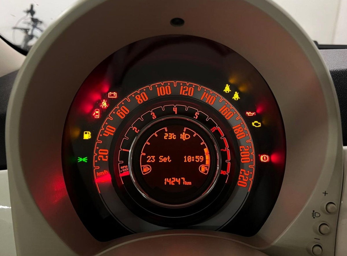 Fiat 500 1.0 Hybrid Red (11)