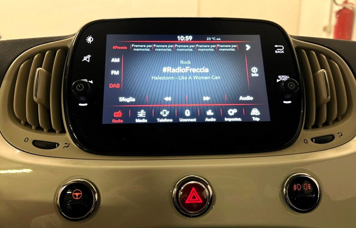 Fiat 500 1.0 Hybrid Red (13)
