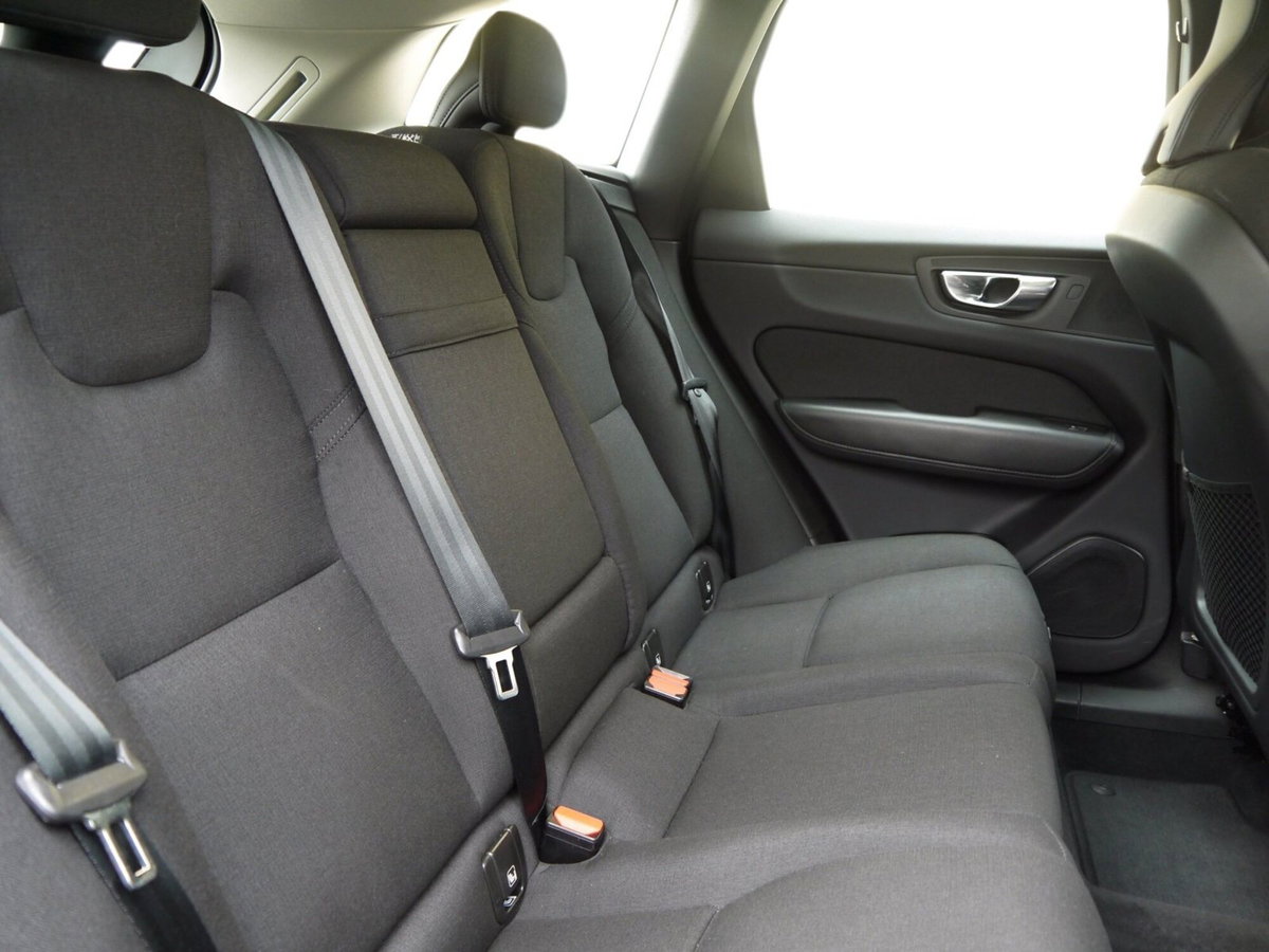 Volvo XC60 D4 Geartronic Momentum Pro (11)