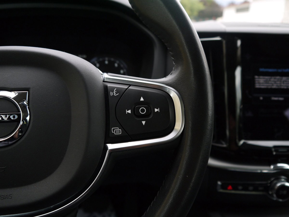 Volvo XC60 D4 Geartronic Momentum Pro (15)