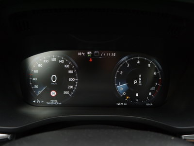Volvo XC60 D4 Geartronic Momentum Pro (16)
