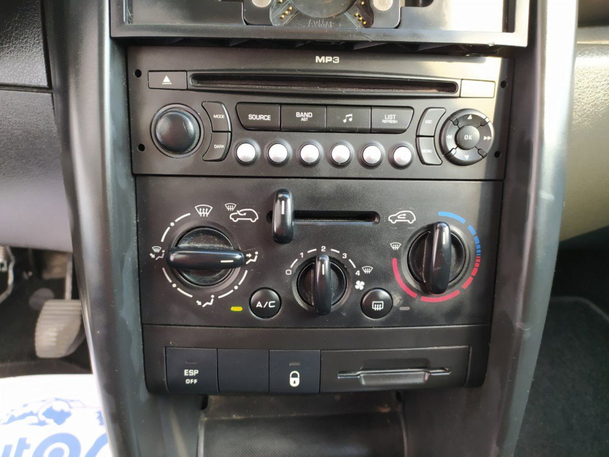 Peugeot 207 VTi 95CV 5p. Energie (10)