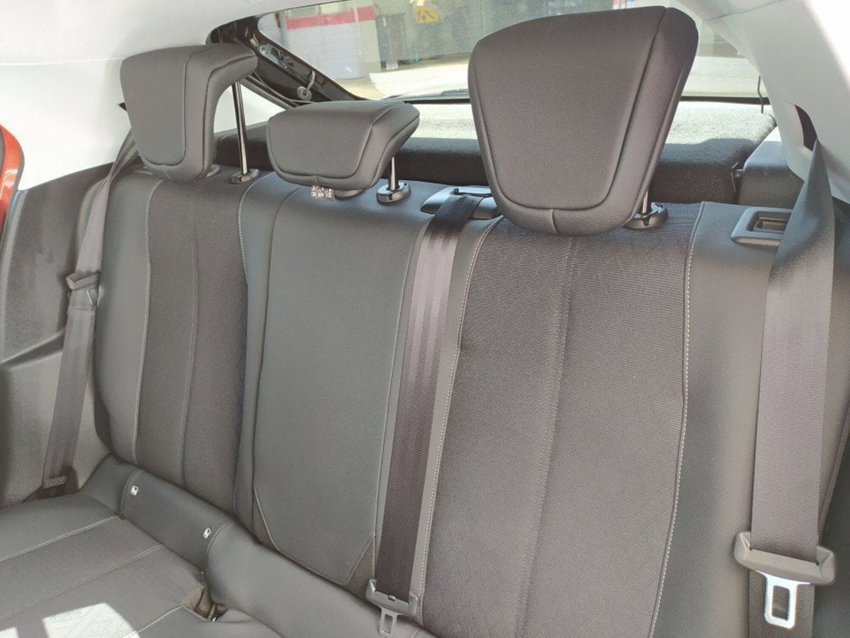 Opel Corsa-e 5 porte Elegance (12)