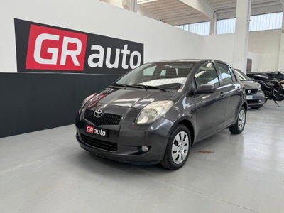 Toyota Yaris 1.3 5 porte Sol (2)