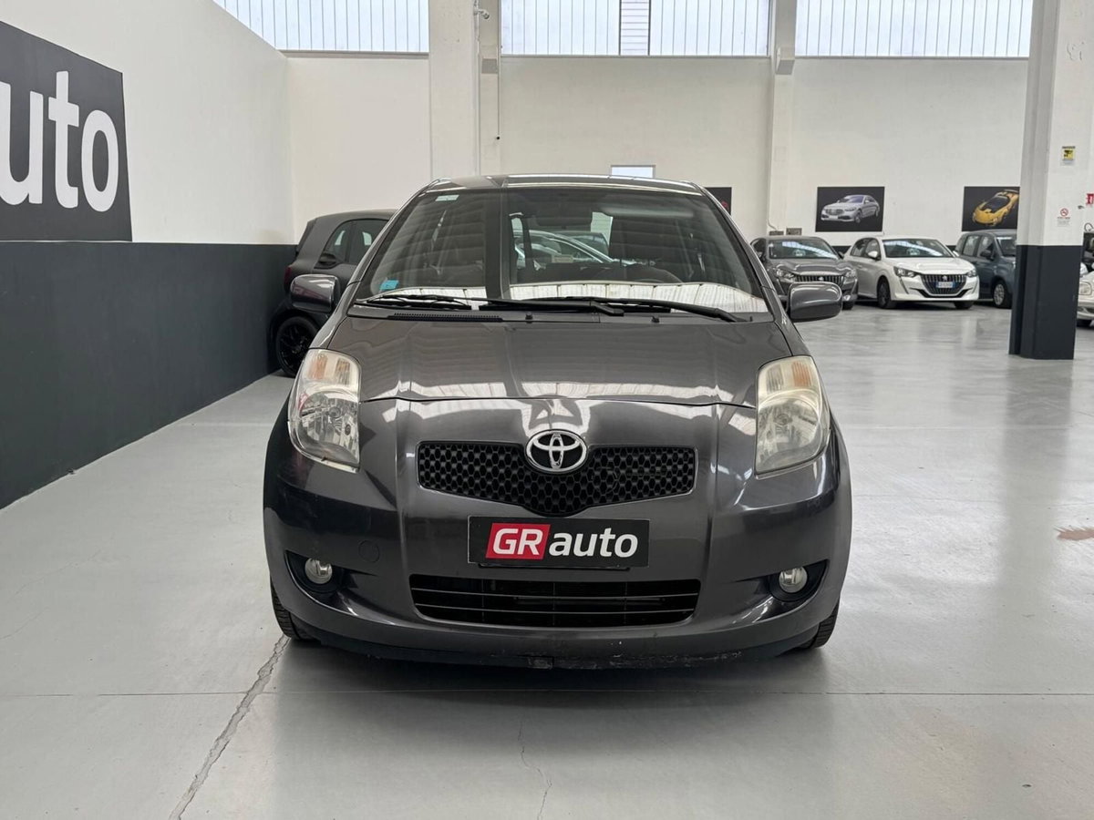 Toyota Yaris 1.3 5 porte Sol (3)