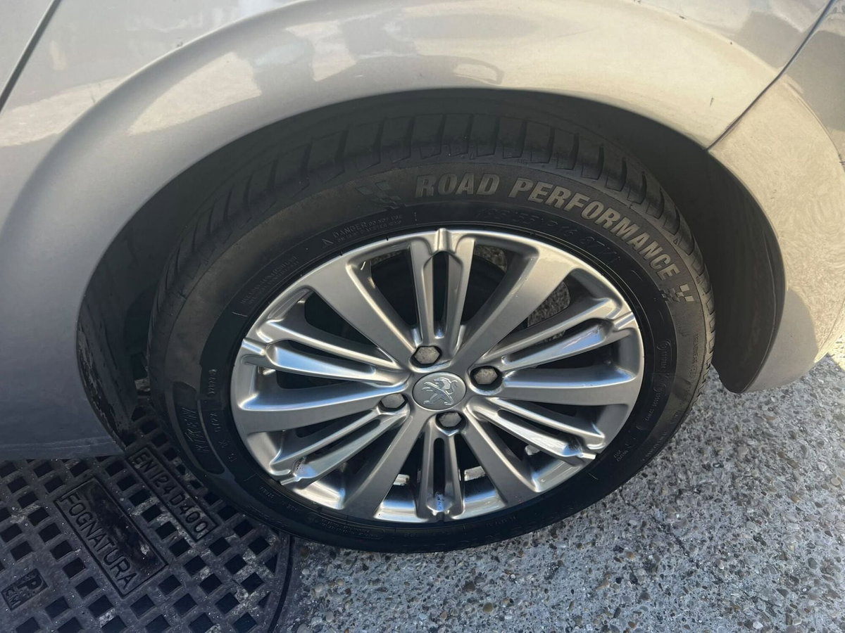 Peugeot 208 82 Stop&Start 5 porte Allure (10)