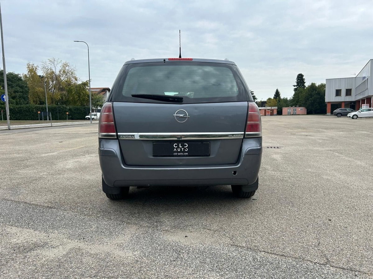 Opel Zafira 1.9 CDTI 120CV Cosmo (3)