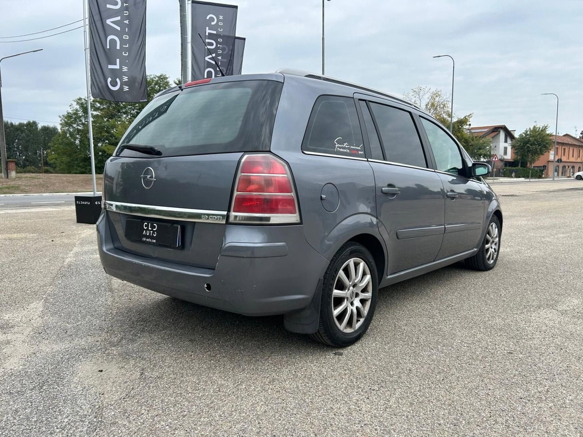 Opel Zafira 1.9 CDTI 120CV Cosmo (4)