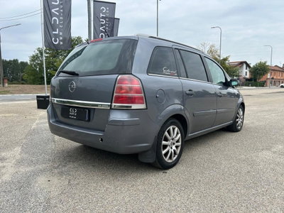 Opel Zafira 1.9 CDTI 120CV Cosmo (4)