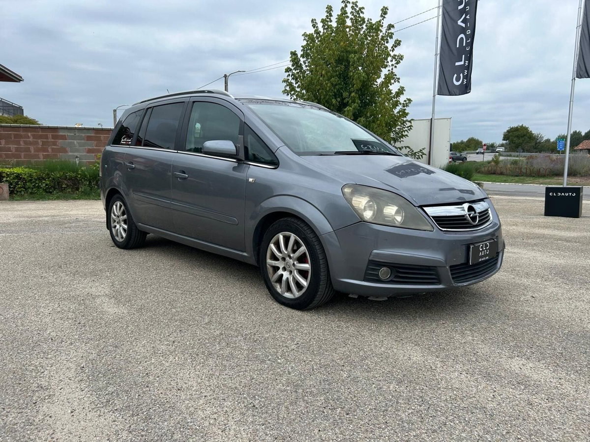 Opel Zafira 1.9 CDTI 120CV Cosmo (5)