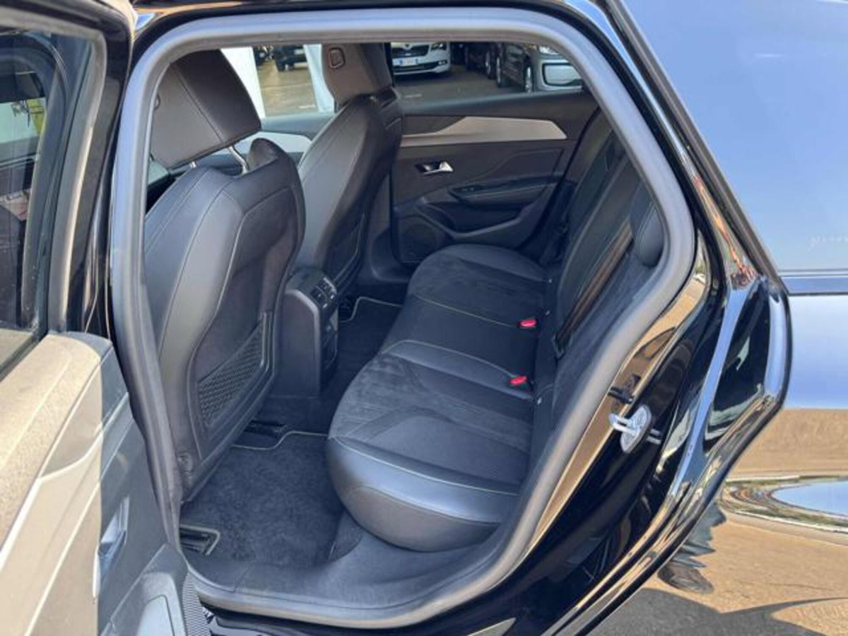Peugeot 308 SW Hybrid 225 e-EAT8 GT Pack (10)