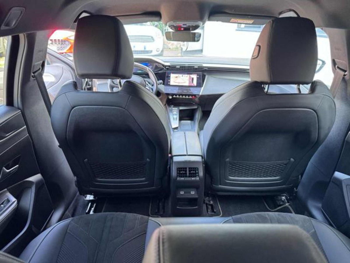 Peugeot 308 SW Hybrid 225 e-EAT8 GT Pack (8)