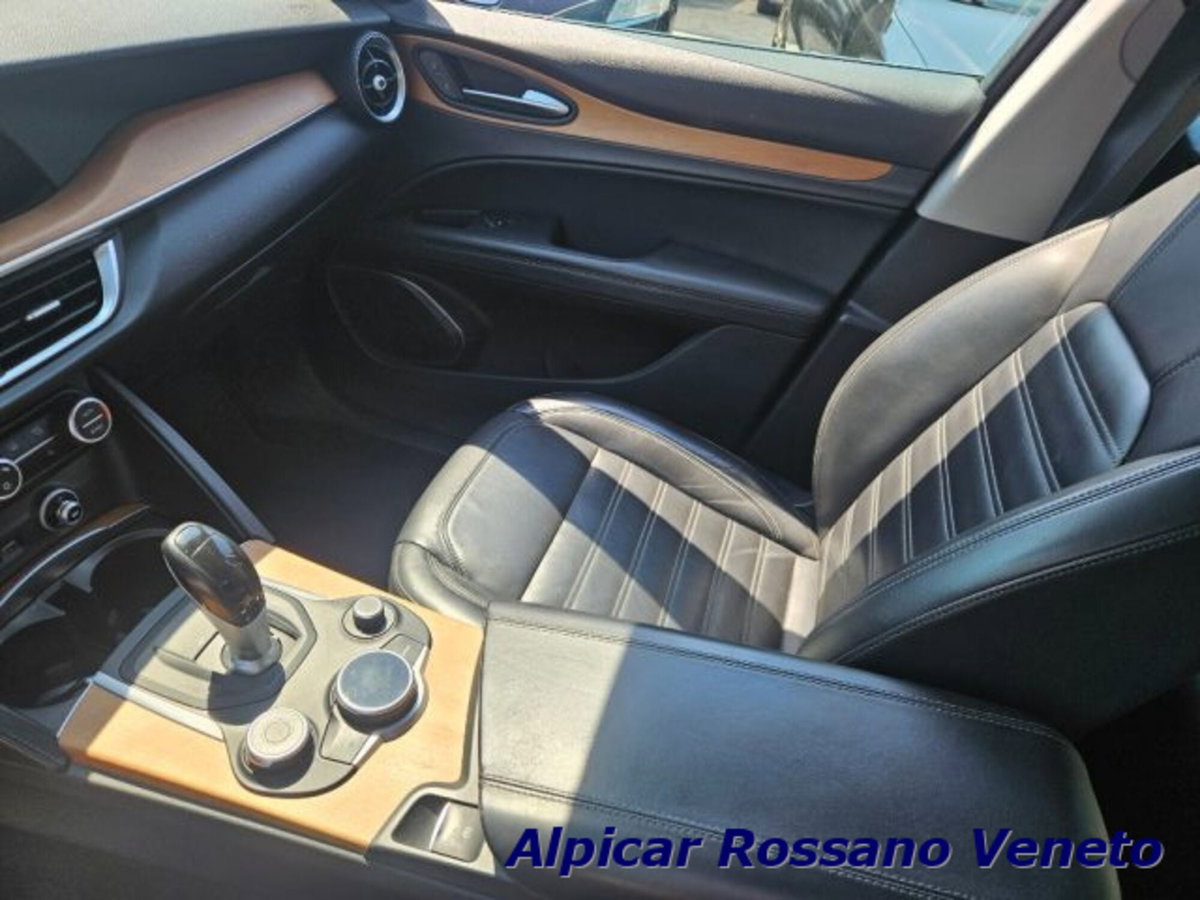 Alfa Romeo Stelvio Stelvio 2.2 Turbodiesel 180 CV AT8 Q4 Super (11)