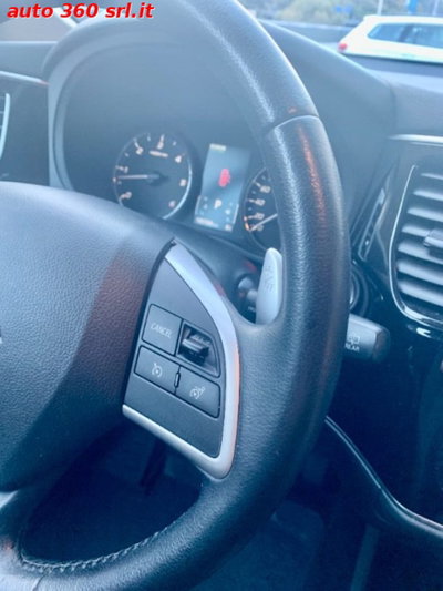 Mitsubishi Outlander 2.2 DI-D 4WD Instyle 7p. (13)