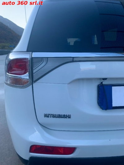 Mitsubishi Outlander 2.2 DI-D 4WD Instyle 7p. (6)