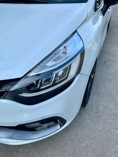 Renault Clio TCe 200CV EDC Start&Stop 5 porte Energy R.S. (10)