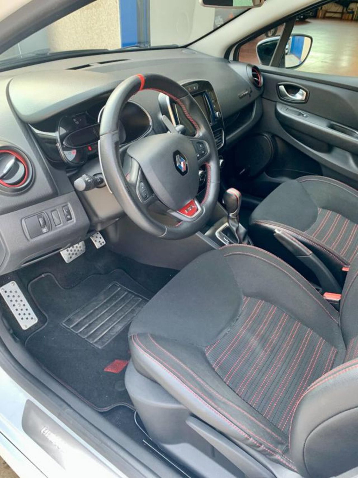 Renault Clio TCe 200CV EDC Start&Stop 5 porte Energy R.S. (5)