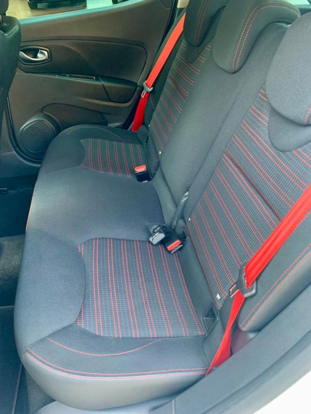 Renault Clio TCe 200CV EDC Start&Stop 5 porte Energy R.S. (6)