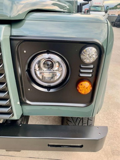 Land Rover Defender 90 2.4 TD4 Station Wagon SE (6)