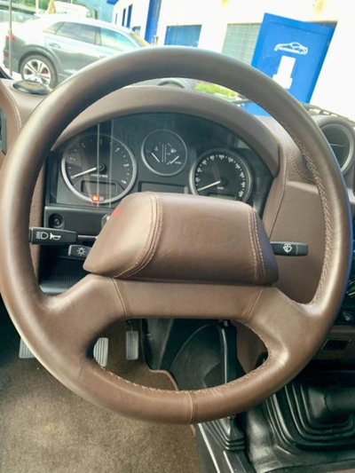 Land Rover Defender 90 2.4 TD4 Station Wagon SE (9)