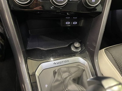 Volkswagen T-Roc 2.0 tdi R-Line 4motion 150cv dsg (11)