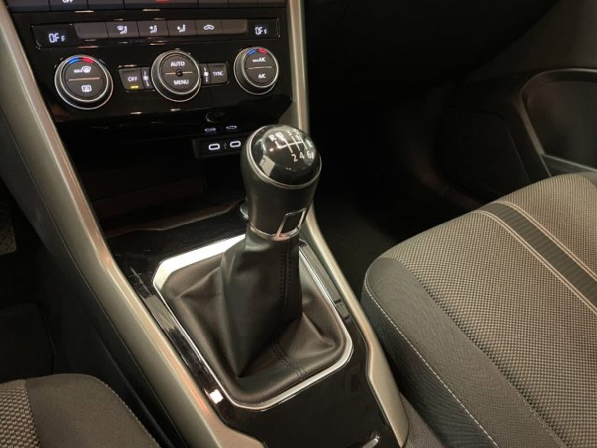 Volkswagen T-Roc 1.0 tsi Sport (9)