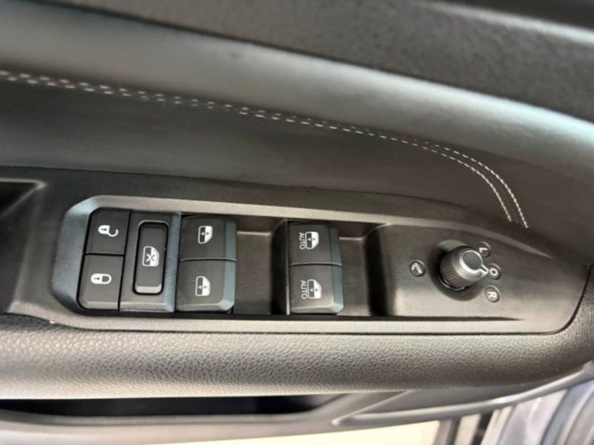 Jeep Compass 1.6 Multijet II 2WD Limited (16)