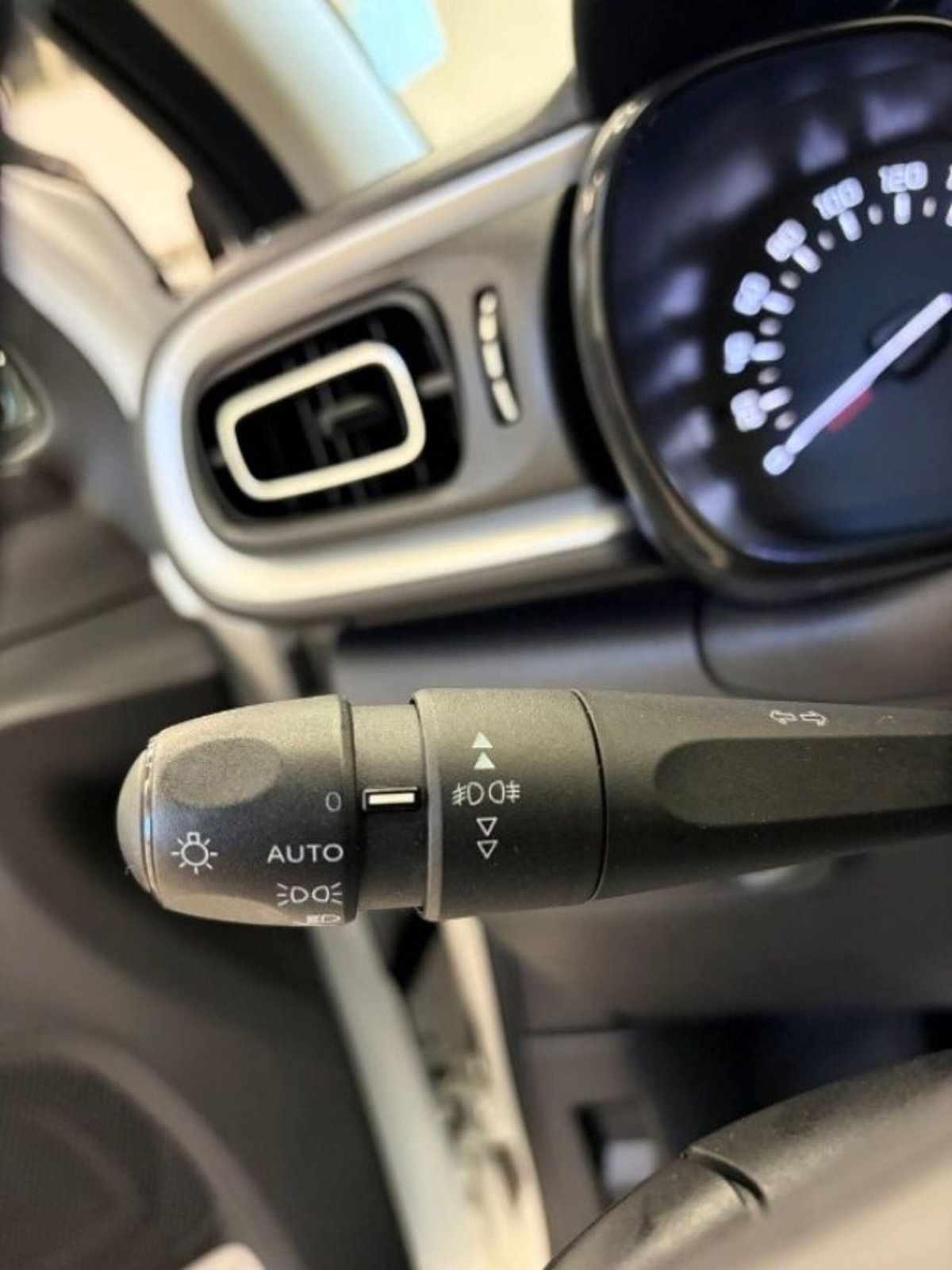 Citroen C3 PureTech 83 S&S Shine (19)