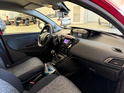 Lancia Ypsilon 1.0 FireFly 5 porte S&S Hybrid Ecochic Gold (11)