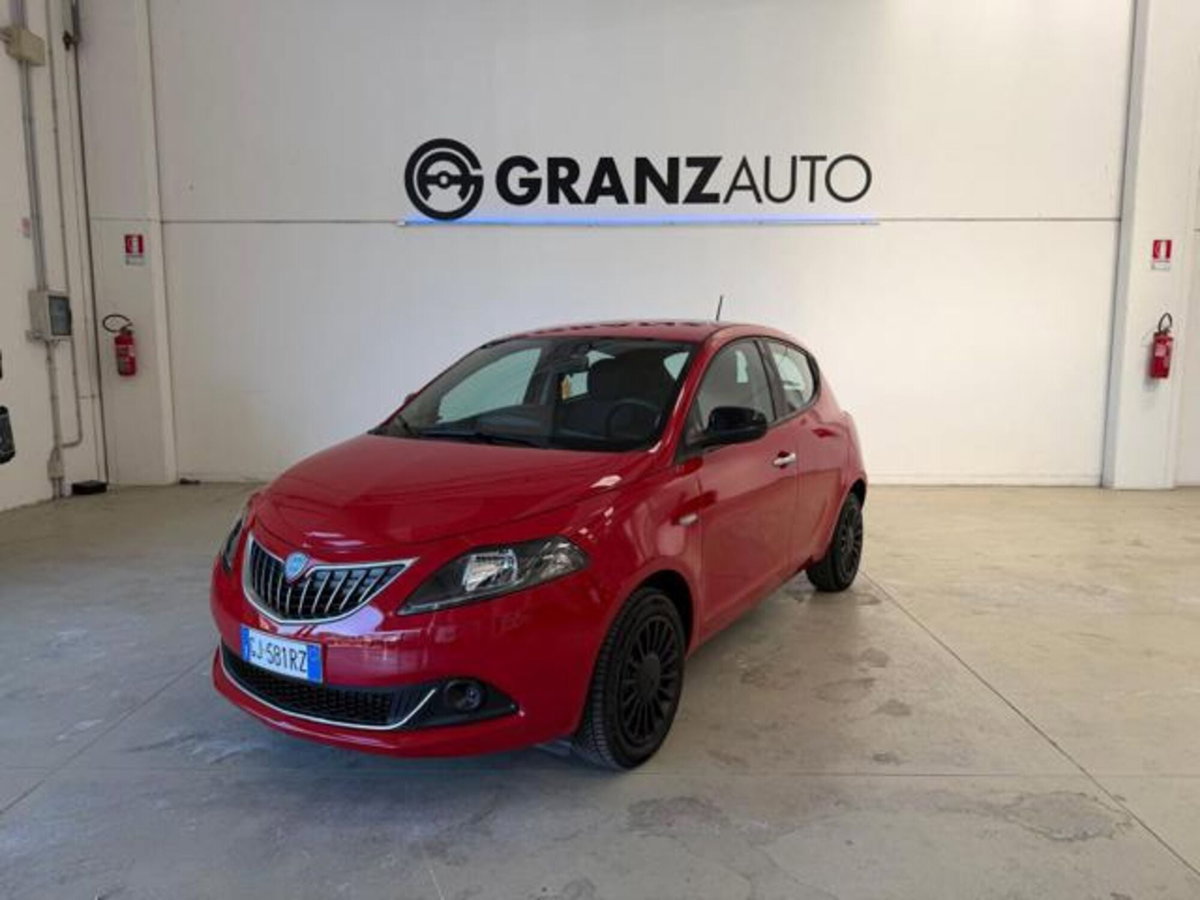 Lancia Ypsilon 1.0 FireFly 5 porte S&S Hybrid Ecochic Gold (2)