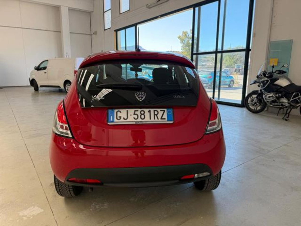 Lancia Ypsilon 1.0 FireFly 5 porte S&S Hybrid Ecochic Gold (5)