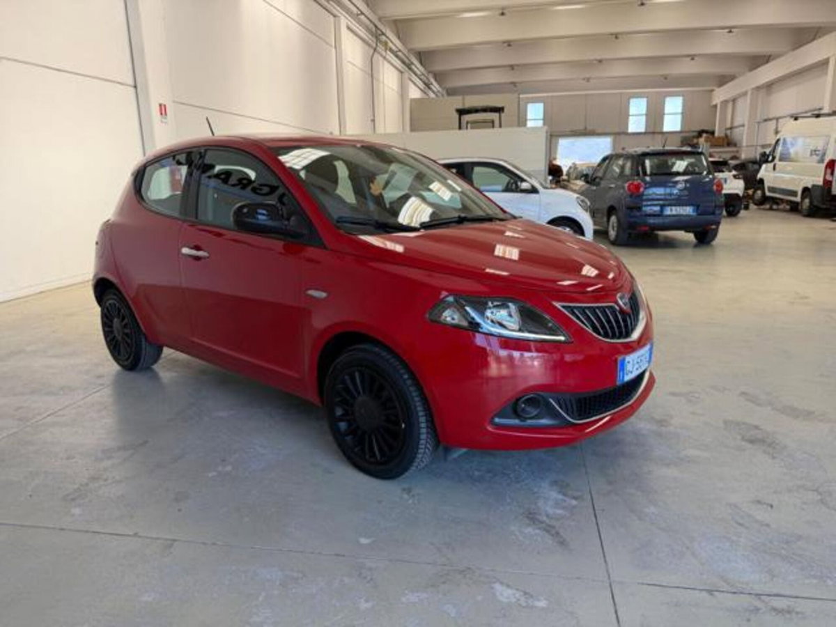 Lancia Ypsilon 1.0 FireFly 5 porte S&S Hybrid Ecochic Gold (7)