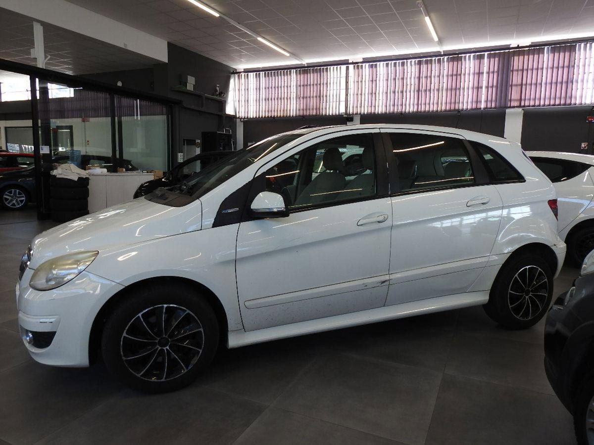 Mercedes-Benz Classe B 170 NGT BlueEFFICIENCY Chrome (4)