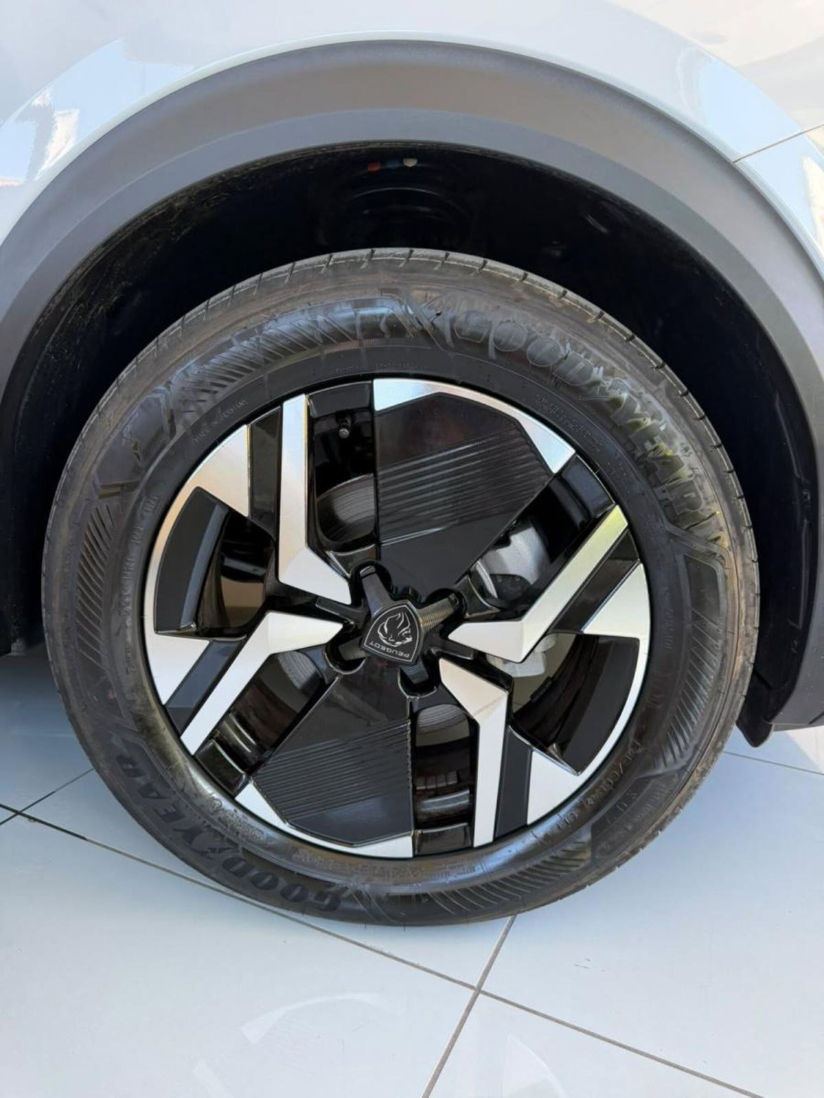 Peugeot 2008 PureTech 100 S&S Allure (7)