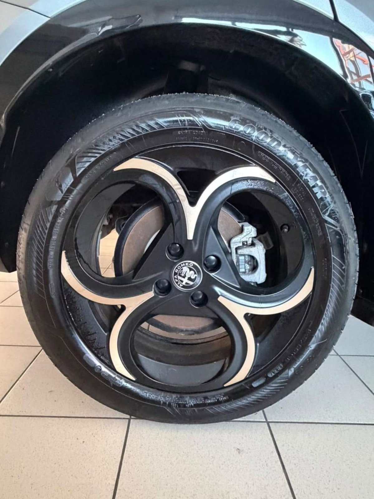 Alfa Romeo Junior 1.2 ibrida Q4 Intensa 145cv edct6 (8)