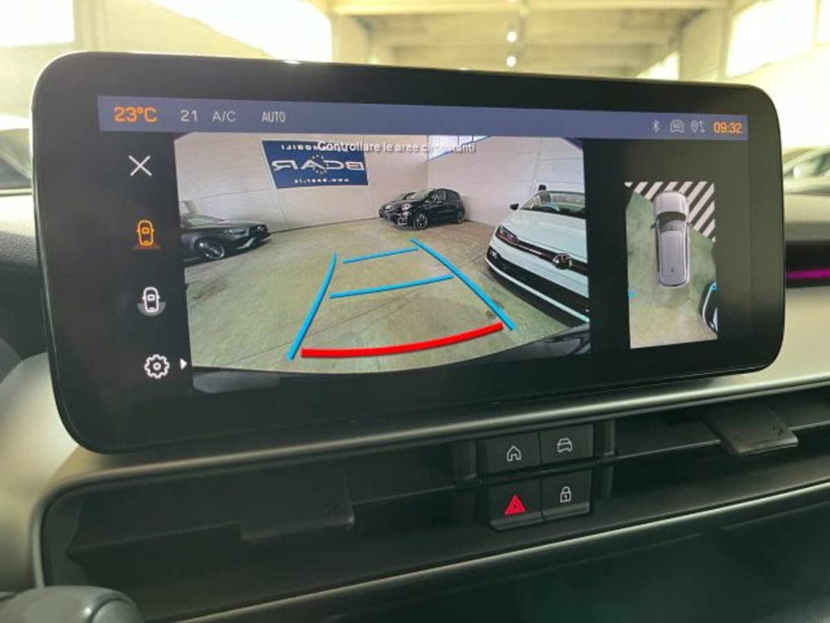 Jeep Avenger 1.2 turbo e-hybrid mhev Summit fwd 110cv edct6 (11)