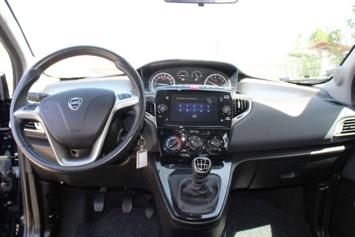 Lancia Ypsilon 1.0 FireFly 5 porte S&S Hybrid Ecochic Gold (18)