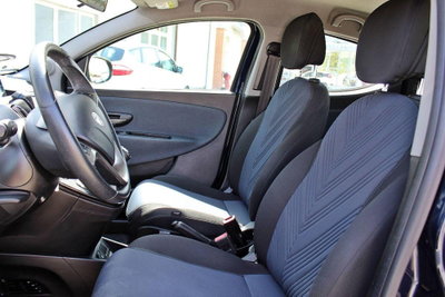 Lancia Ypsilon 1.0 FireFly 5 porte S&S Hybrid Ecochic Gold (9)