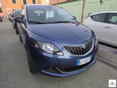 Lancia Ypsilon 1.0 FireFly 5 porte S&S Hybrid Ecochic A. Ferretti usata