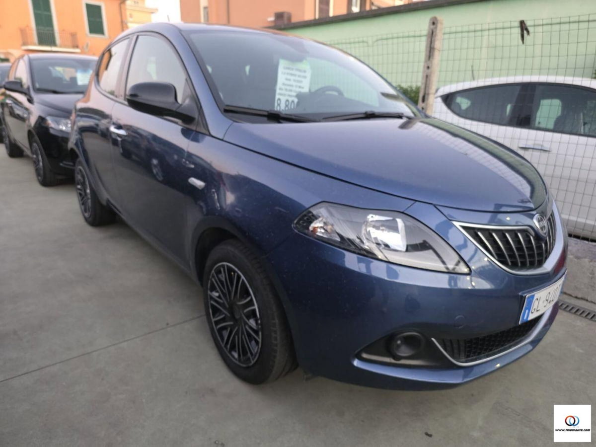 Lancia Ypsilon 1.0 FireFly 5 porte S&S Hybrid Ecochic A. Ferretti (2)