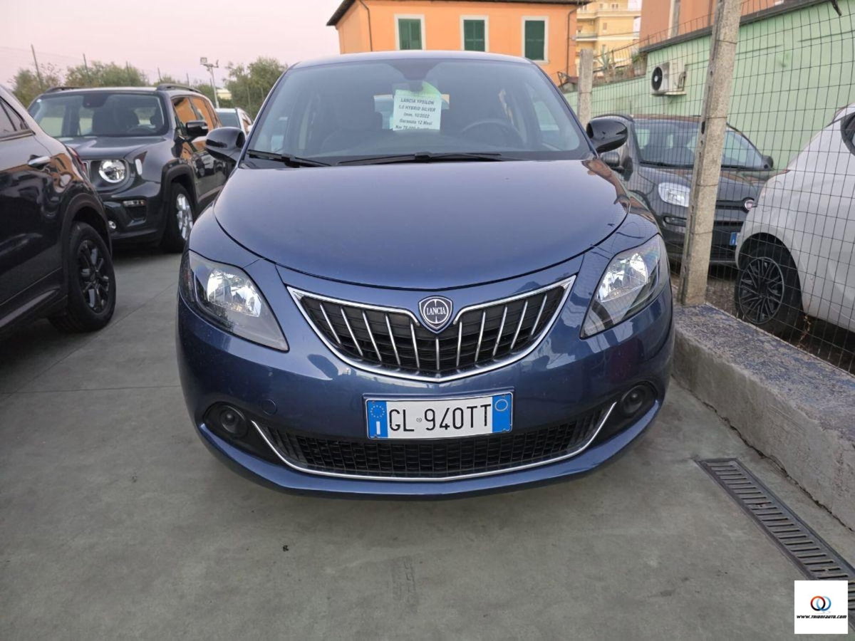 Lancia Ypsilon 1.0 FireFly 5 porte S&S Hybrid Ecochic A. Ferretti (3)