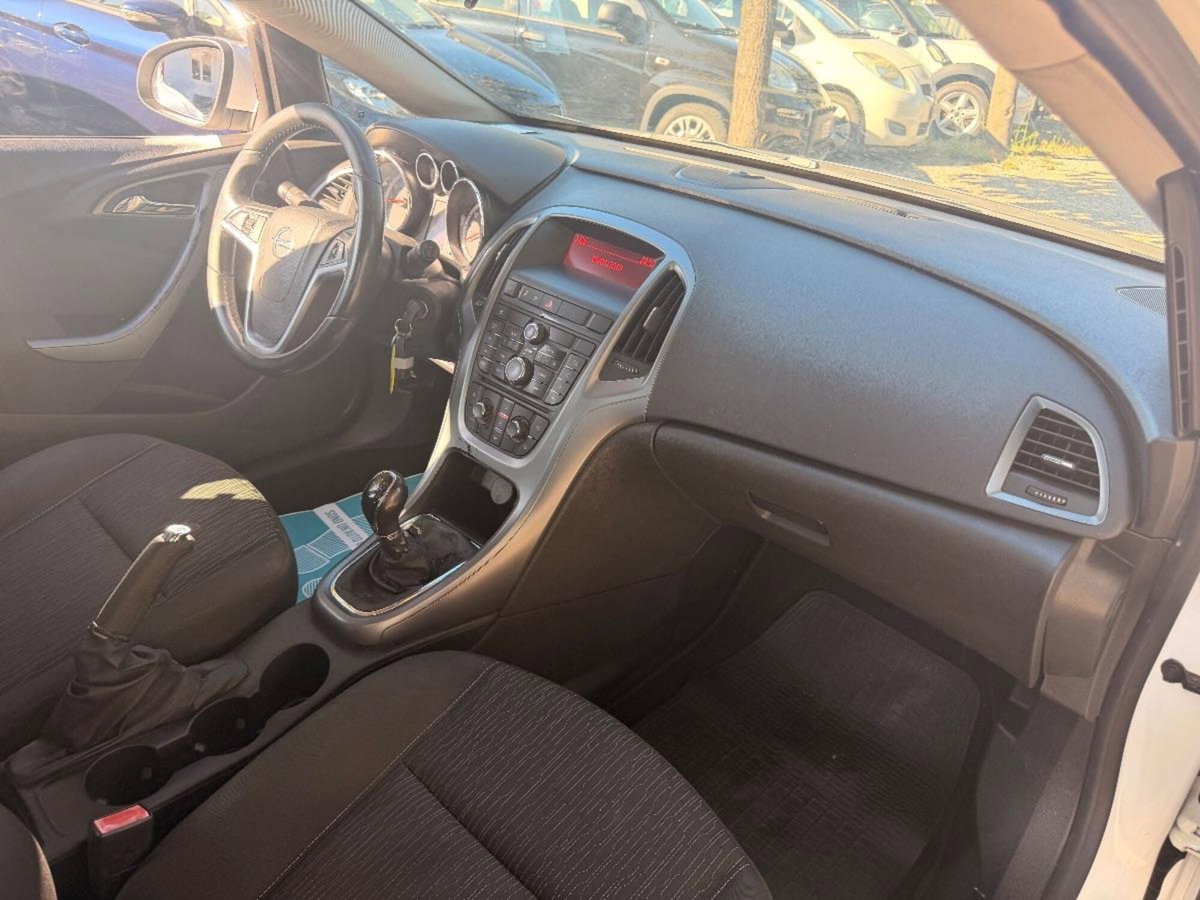 Opel Astra Station Wagon 1.4 Turbo 140CV Sports GPL Tech Cosmo (10)