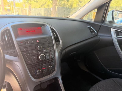 Opel Astra Station Wagon 1.4 Turbo 140CV Sports GPL Tech Cosmo (14)