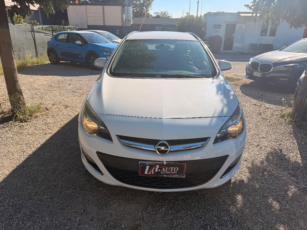 Opel Astra Station Wagon 1.4 Turbo 140CV Sports GPL Tech Cosmo (5)