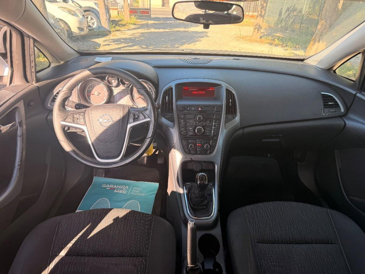 Opel Astra Station Wagon 1.4 Turbo 140CV Sports GPL Tech Cosmo (7)
