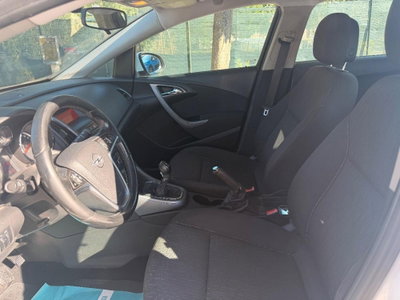 Opel Astra Station Wagon 1.4 Turbo 140CV Sports GPL Tech Cosmo (9)