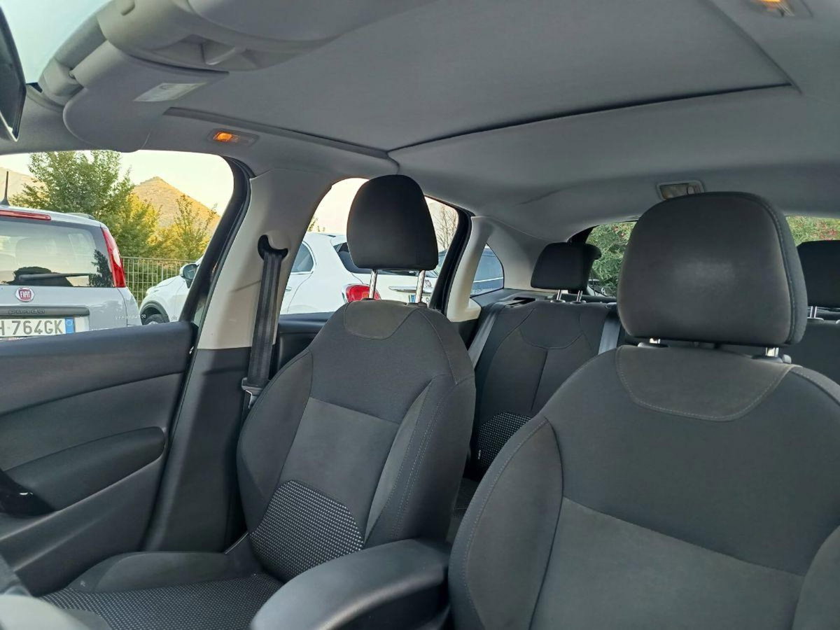 Citroen C3 1.4 HDi 70 Exclusive (12)