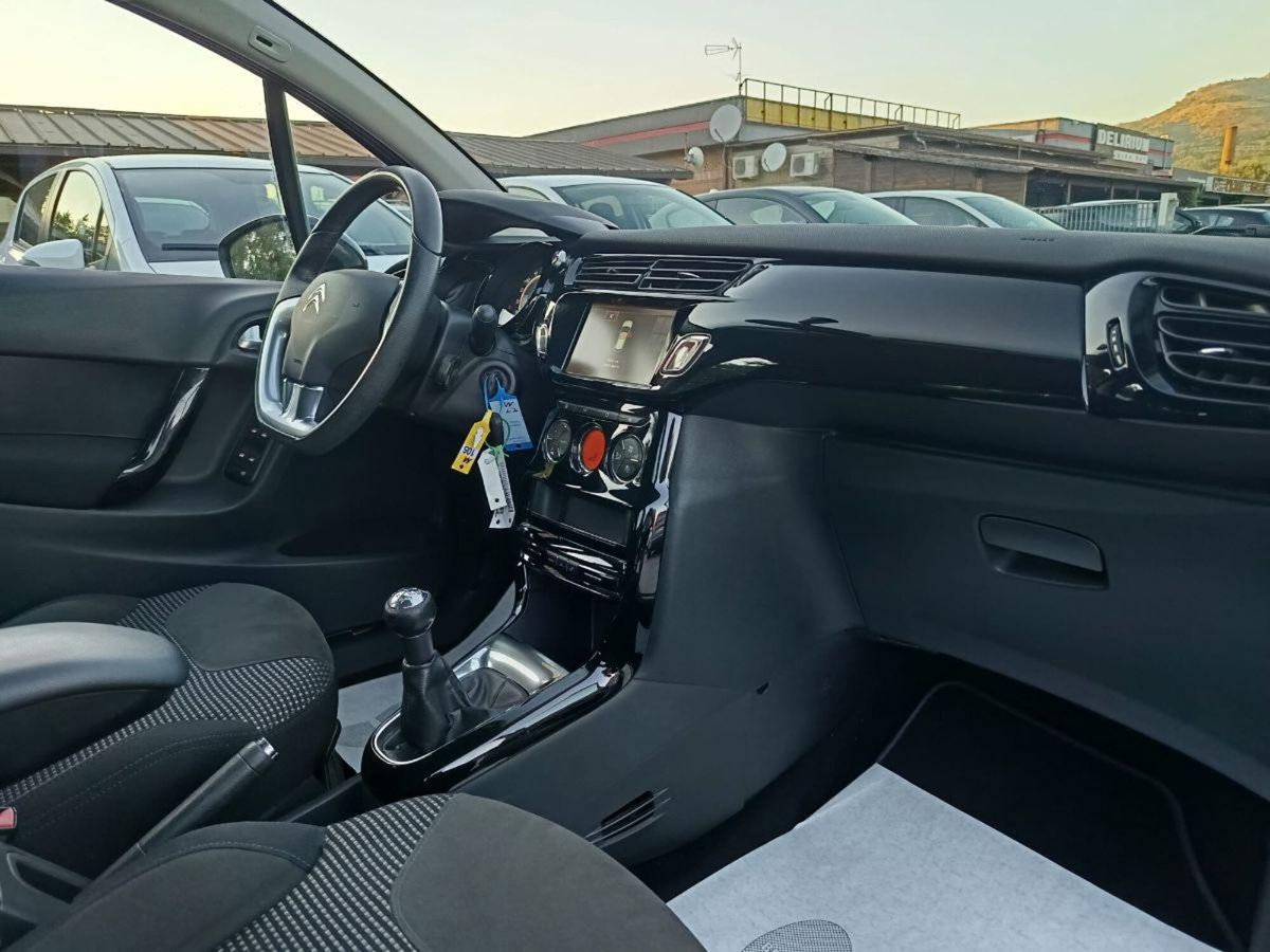 Citroen C3 1.4 HDi 70 Exclusive (19)