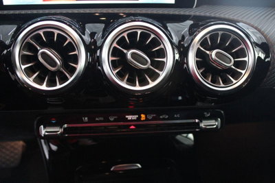 Mercedes-Benz Classe A 180 d Automatic Business (16)