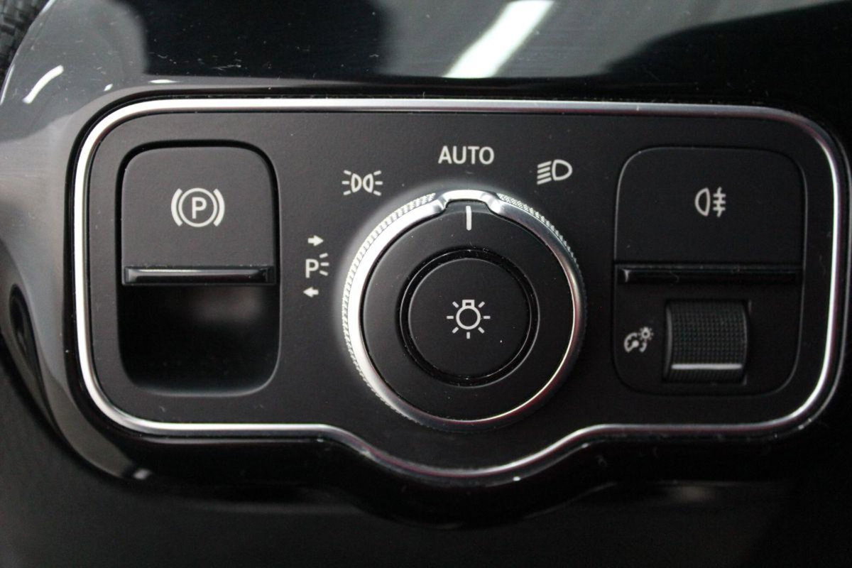 Mercedes-Benz Classe A 180 d Automatic Business (18)